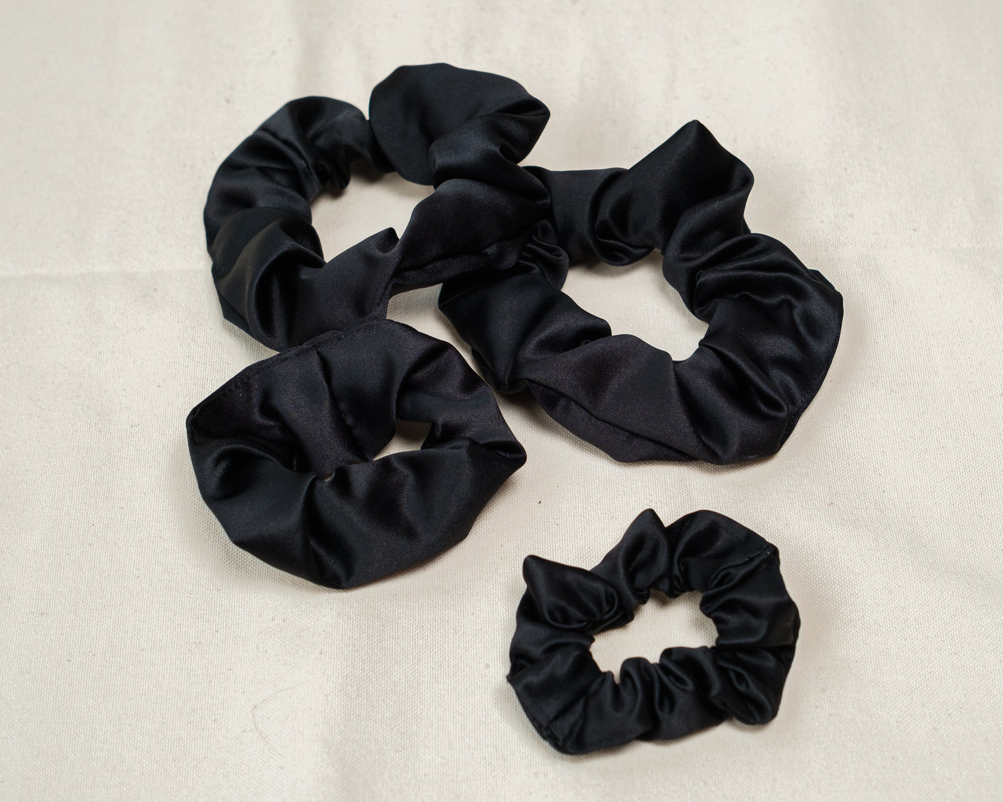 Scrunchie cetim Tuffa para o cabelo pack com 2 unidades