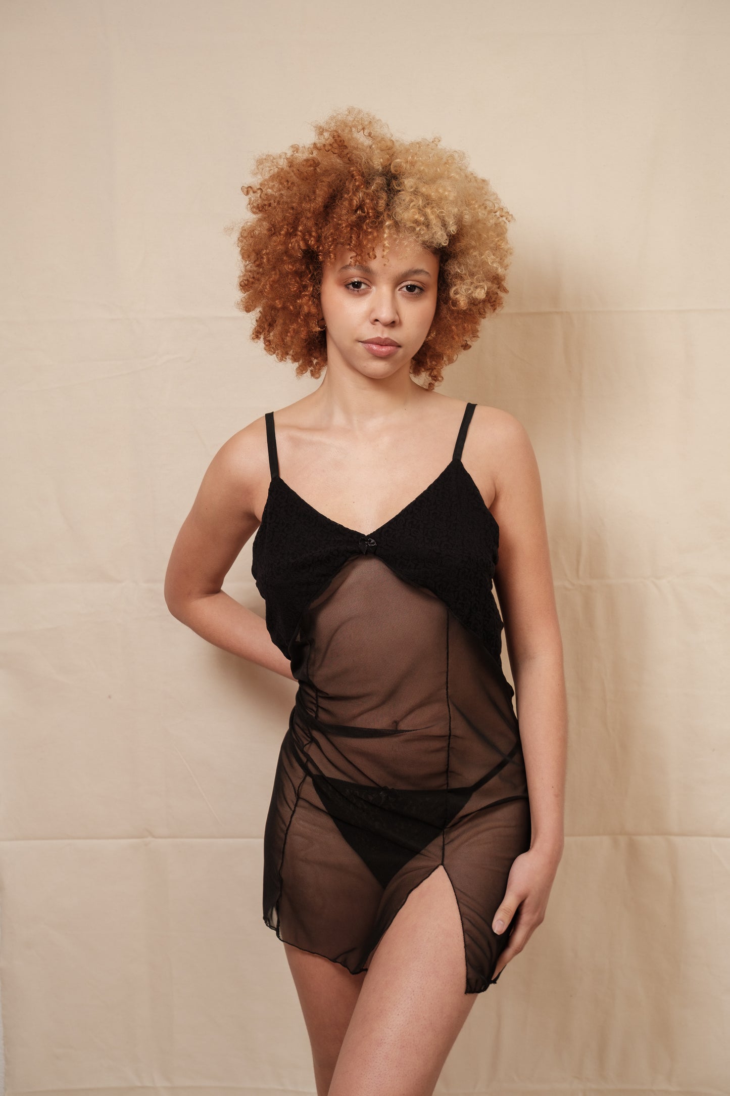 Tanga fio string com tiras laterais estampado floral glamorous