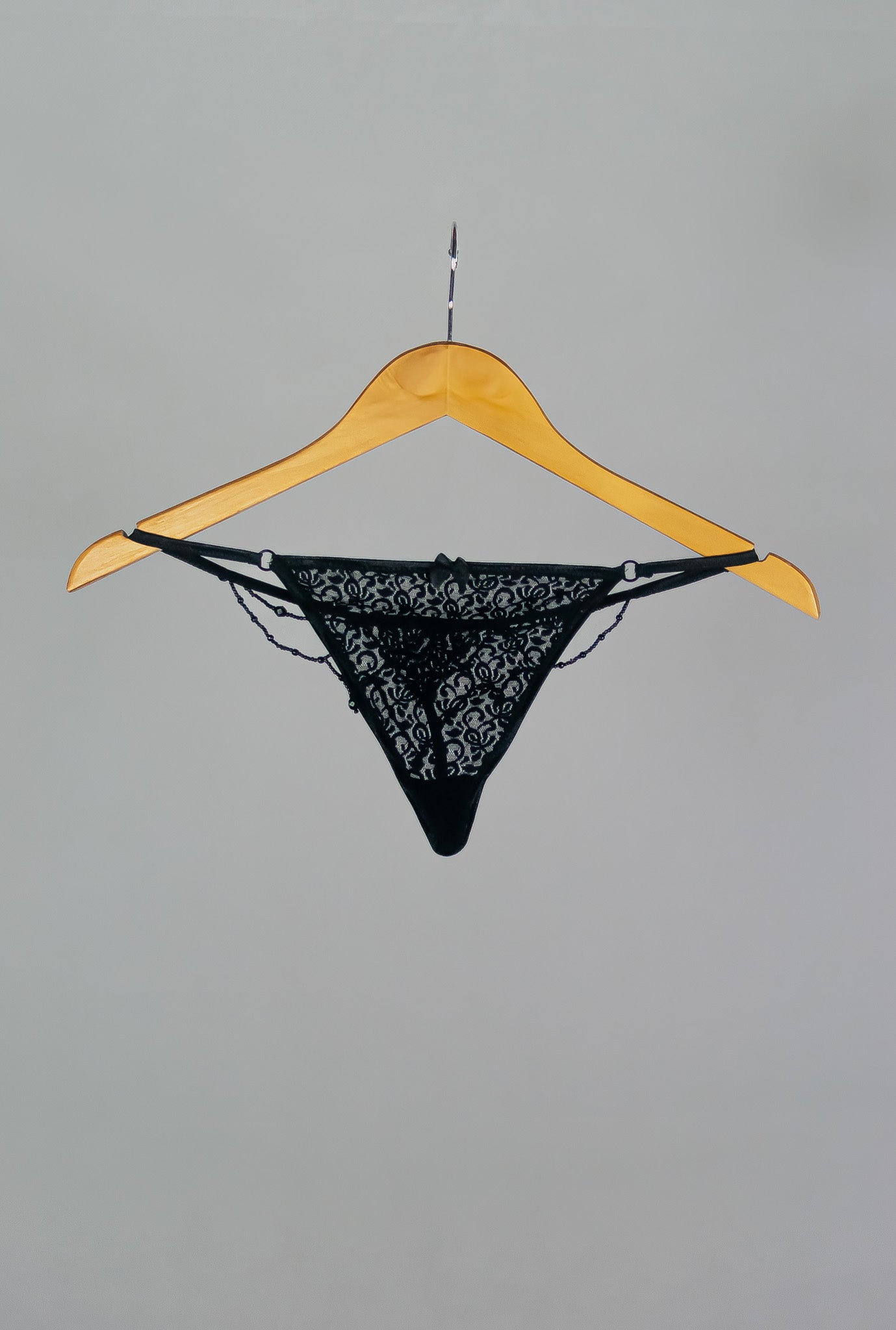 Cueca de renda fio brasileira bordada