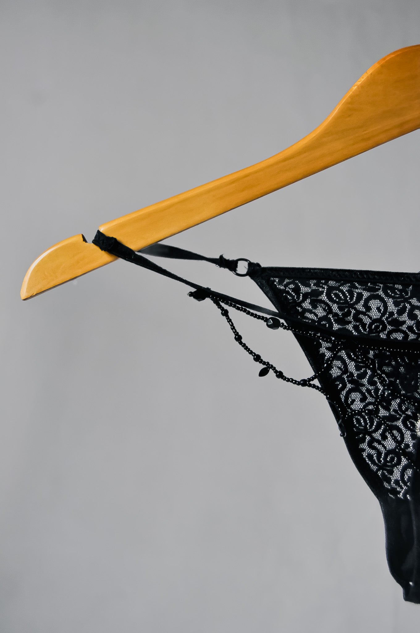 Cueca de renda fio brasileira bordada