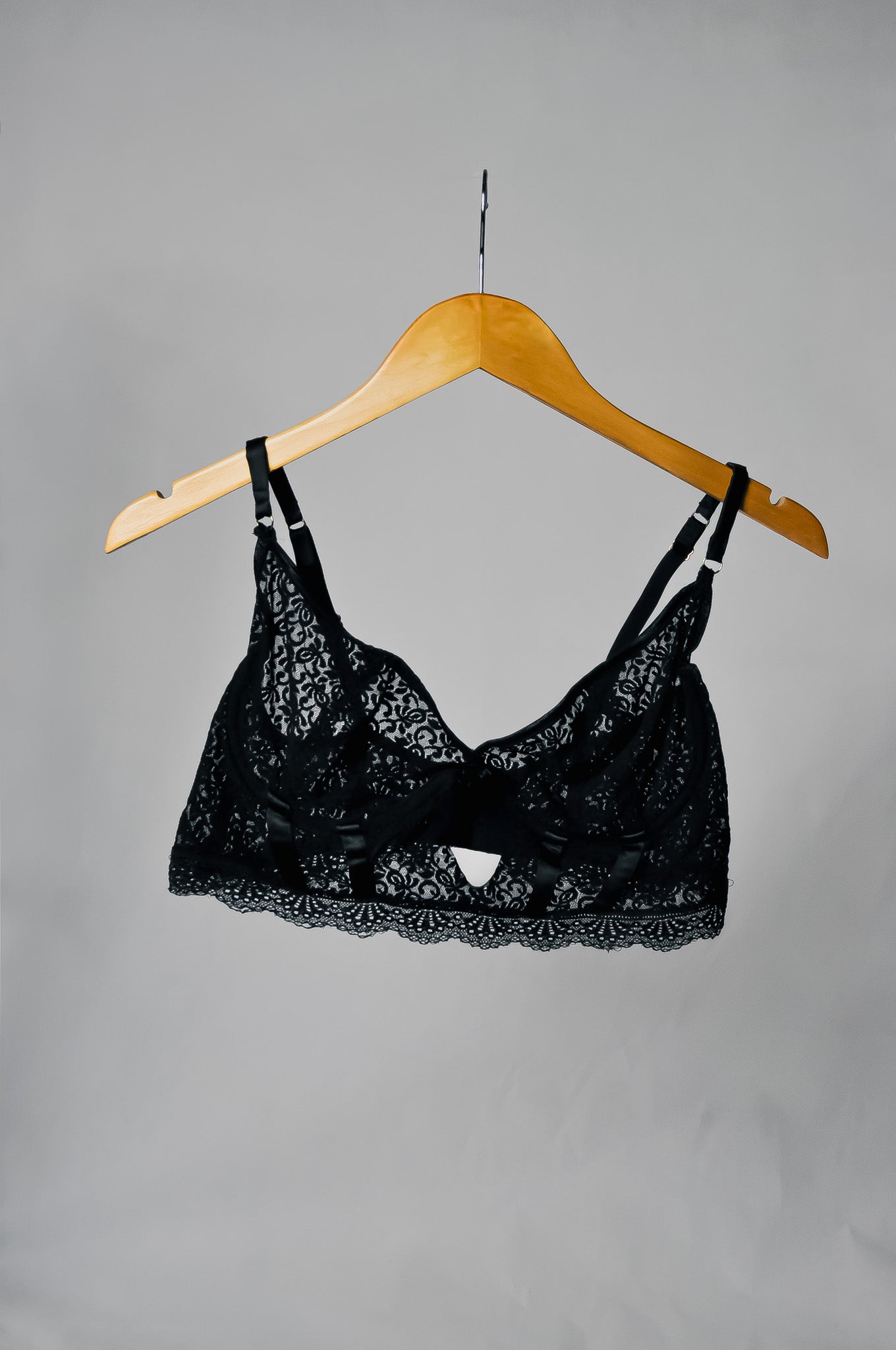 Sutiã Strappy de Renda Fatale