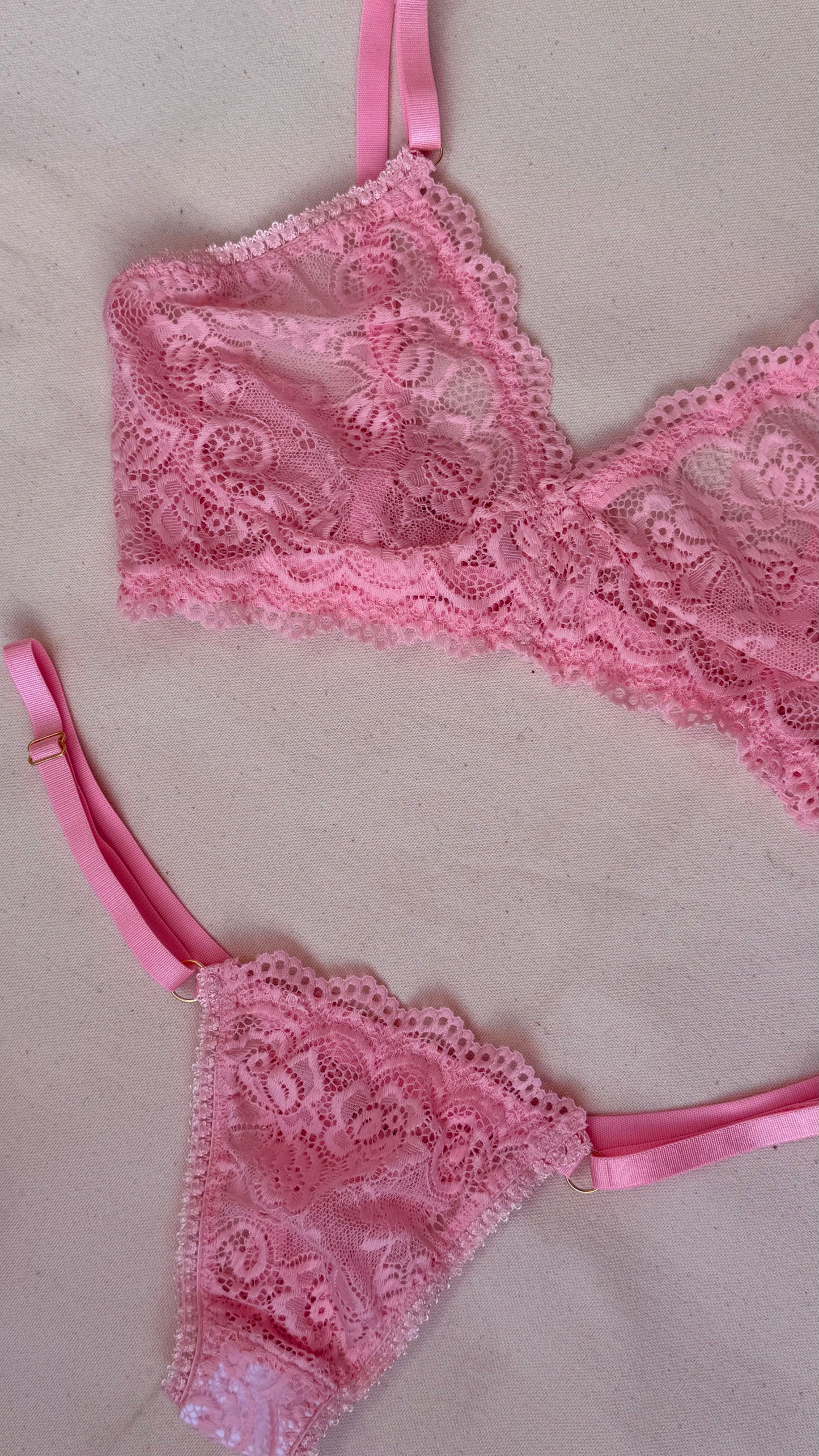 Pack 2 Calcinhas Fio Dental em Renda Primavera | Azul Bebé e Rosa Bebé com Ajuste Flexível